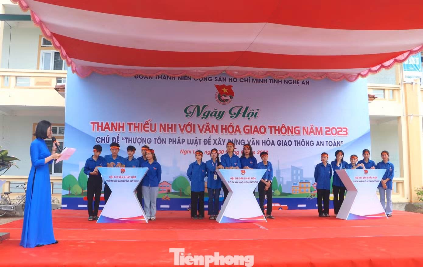 Tổ chức cuộc thi truyền thông “Thượng tôn pháp luật để đảm bảo An toàn giao thông an toàn” cho các học sinh, đoàn viên. Tổ chức cuộc thi truyền thông “Thượng tôn pháp luật để đảm bảo An toàn giao thông an toàn” cho các học sinh, đoàn viên.