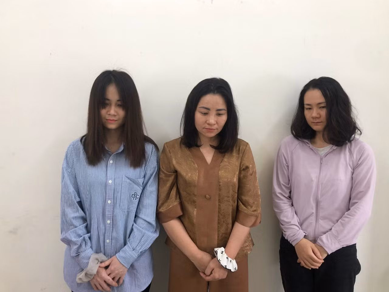 3 đối tượng Hải, Huề, Tâm tại cơ quan công an. 3 đối tượng Hải, Huề, Tâm tại cơ quan công an.
