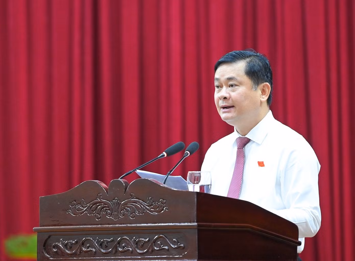 Ông Thái Thanh Quý - Bí thư Tỉnh ủy, Chủ tịch HĐND tỉnh, Trưởng đoàn ĐBQH tỉnh Nghệ An phát biểu khai mạc kỳ họp. Ông Thái Thanh Quý - Bí thư Tỉnh ủy, Chủ tịch HĐND tỉnh, Trưởng đoàn ĐBQH tỉnh Nghệ An phát biểu khai mạc kỳ họp.