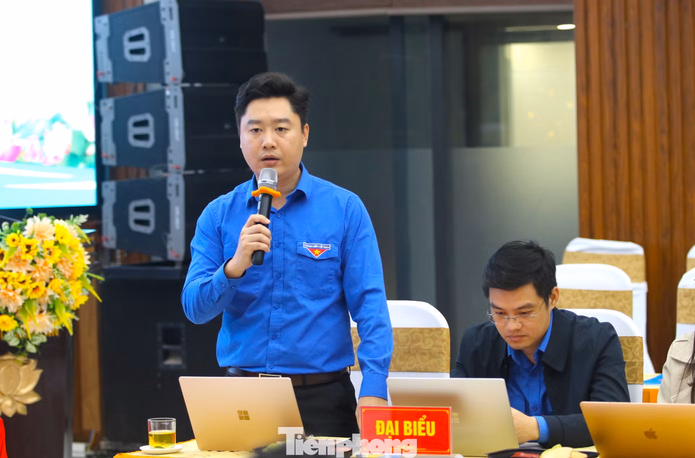 Bí thư Tỉnh Đoàn Nghệ An Lê Văn Lương phát biểu tại Hội nghị. Bí thư Tỉnh Đoàn Nghệ An Lê Văn Lương phát biểu tại Hội nghị.