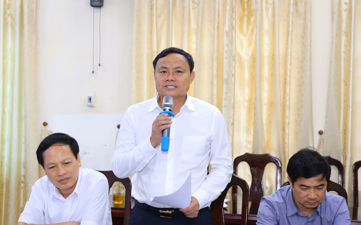 Ông Phạm Ngọc Cảnh - Phó Ban Tuyên giáo Tỉnh Nghệ An góp ý tại hội nghị. Ông Phạm Ngọc Cảnh - Phó Ban Tuyên giáo Tỉnh Nghệ An góp ý tại hội nghị.