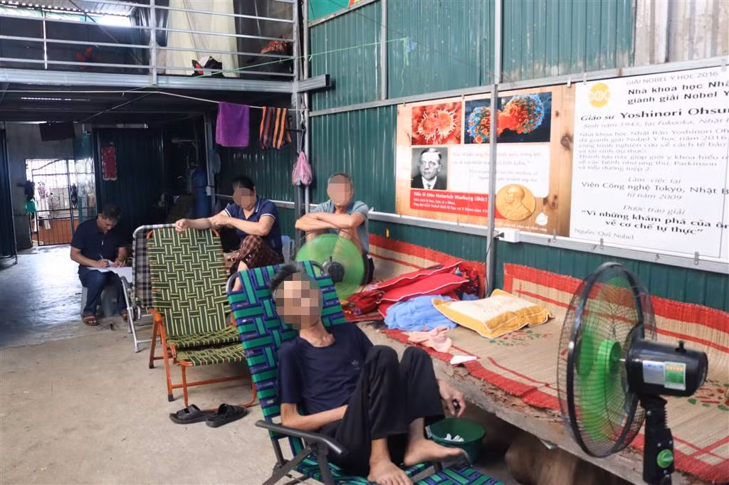 Đoàn kiểm tra đề nghị cơ sở của ông Q. dừng hoạt động.