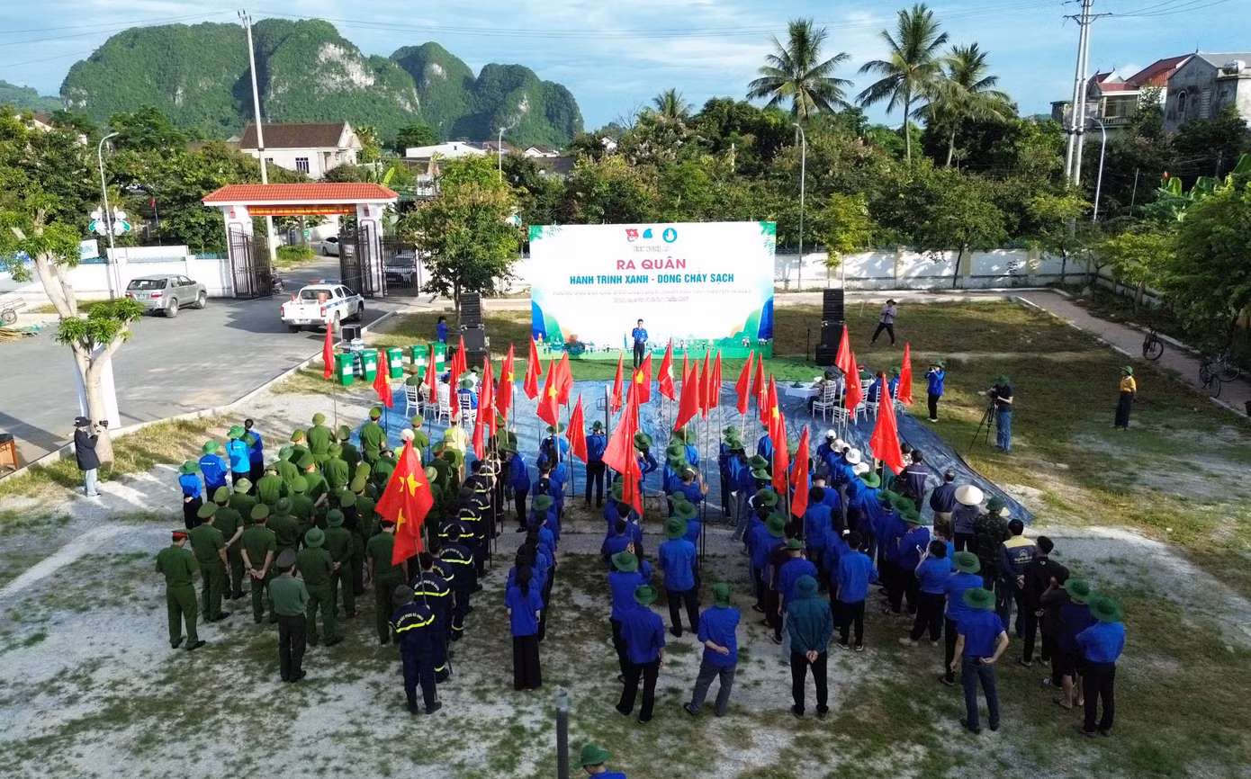 Sáng 28/6, tại thị trấn Trà Lân (huyện Con Cuông), Tỉnh Đoàn Nghệ An đã tổ chức Lễ ra quân chương trình "Hành trình xanh - Dòng chảy sạch", hưởng ứng đợt cao điểm chiến dịch Thanh niên tình nguyện Hè 2025. Hoạt động được tổ chức nhằm xử lý vệ sinh môi trường, vệ sinh sông, suối, khơi thông dòng chảy trên địa bàn; góp phần làm sạch đẹp cảnh quan, bảo vệ môi trường.