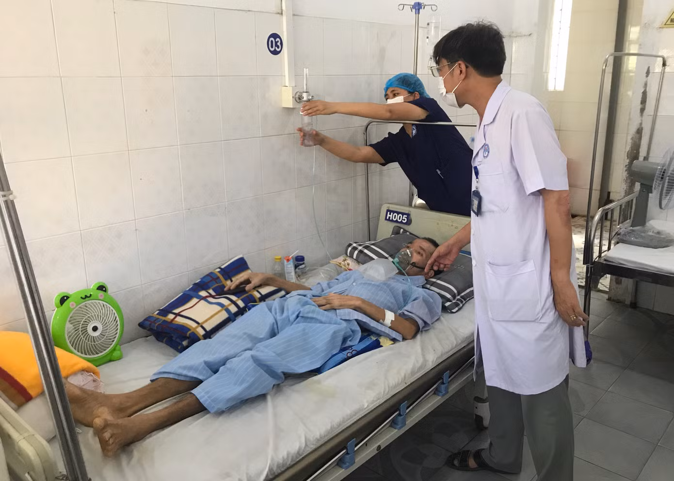 Trước đó dư luận xôn xao khi phát hiện có 8 công nhân mắc bệnh bụi phổi, 3 trong số đó đã tử vong sau một thời gian điều trị. 5 công nhân hiện đang được chăm sóc để giảm tình trạng bệnh.