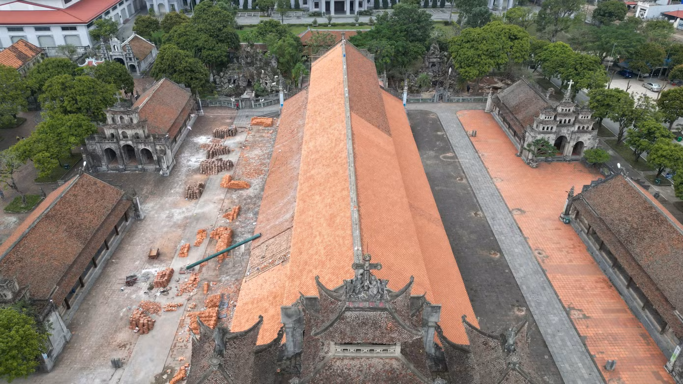 Nhà thờ Phát Diệm nhìn từ trên cao. Ảnh: Đ.H.