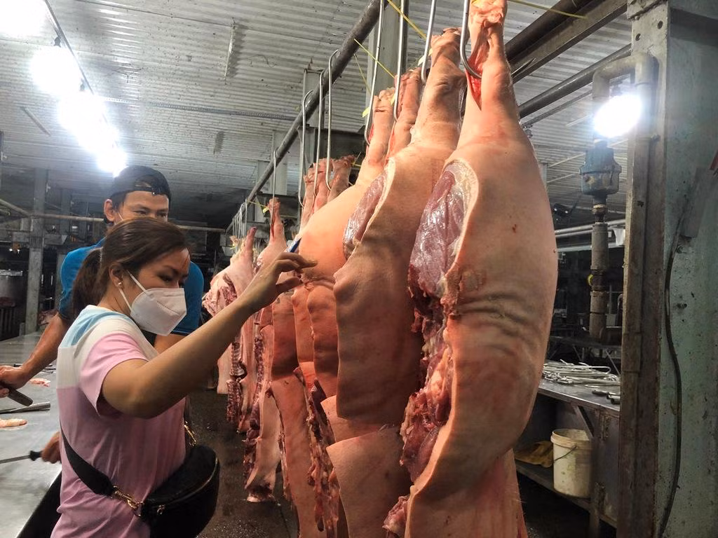 Tính từ nửa tháng qua, heo mảnh tại chợ đầu mối đã tăng khoảng 10.000 - 12.000 đồng/kg