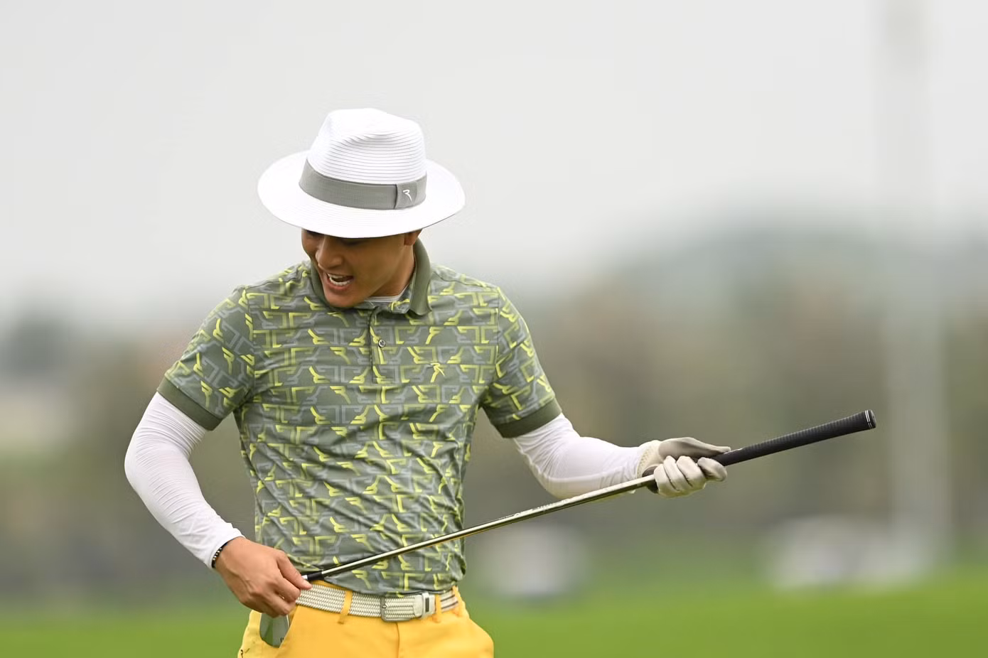 Hồng Đăng thường chia sẻ hình ảnh đi du lịch, chơi golf trên trang cá nhân.