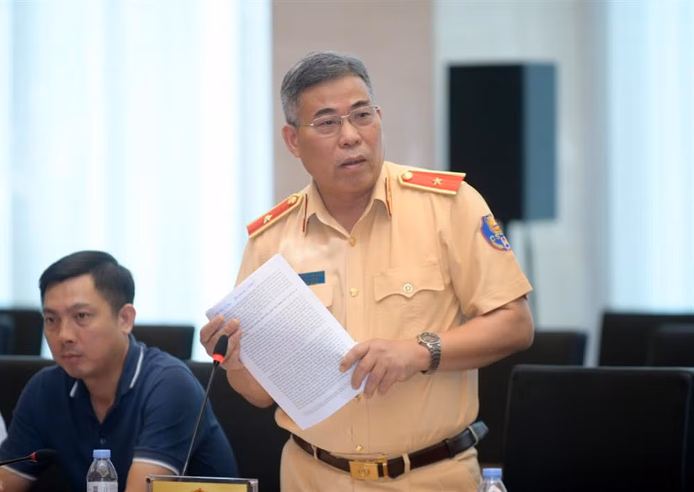 Thiếu tướng Nguyễn Văn Minh, Phó Cục trưởng Cục Cảnh sát giao thông.