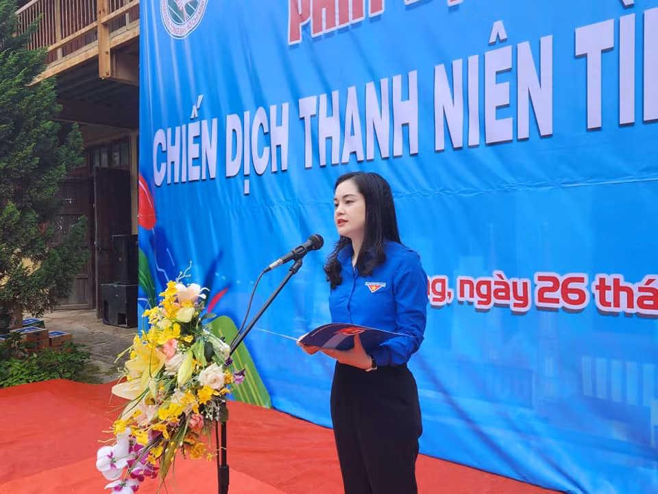 Chị Đinh Thị Anh Thư, Bí thư Tỉnh Đoàn Lạng Sơn phát biểu. Ảnh: Duy Chiến Chị Đinh Thị Anh Thư, Bí thư Tỉnh Đoàn Lạng Sơn phát biểu. Ảnh: Duy Chiến