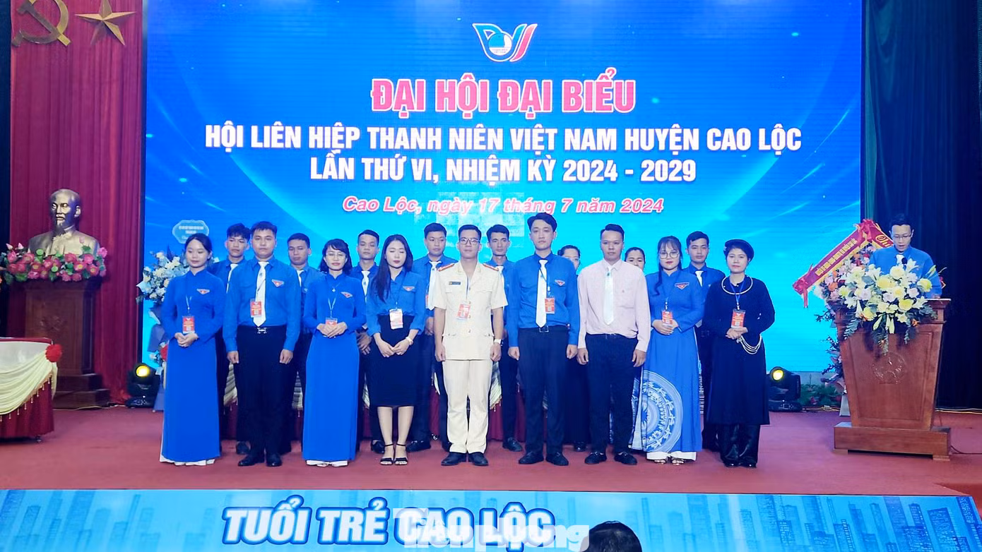 Ban Chấp hành Hội LHTN Việt Nam huyện Cao Lộc ra mắt đại hội. Ảnh: Duy Chiến