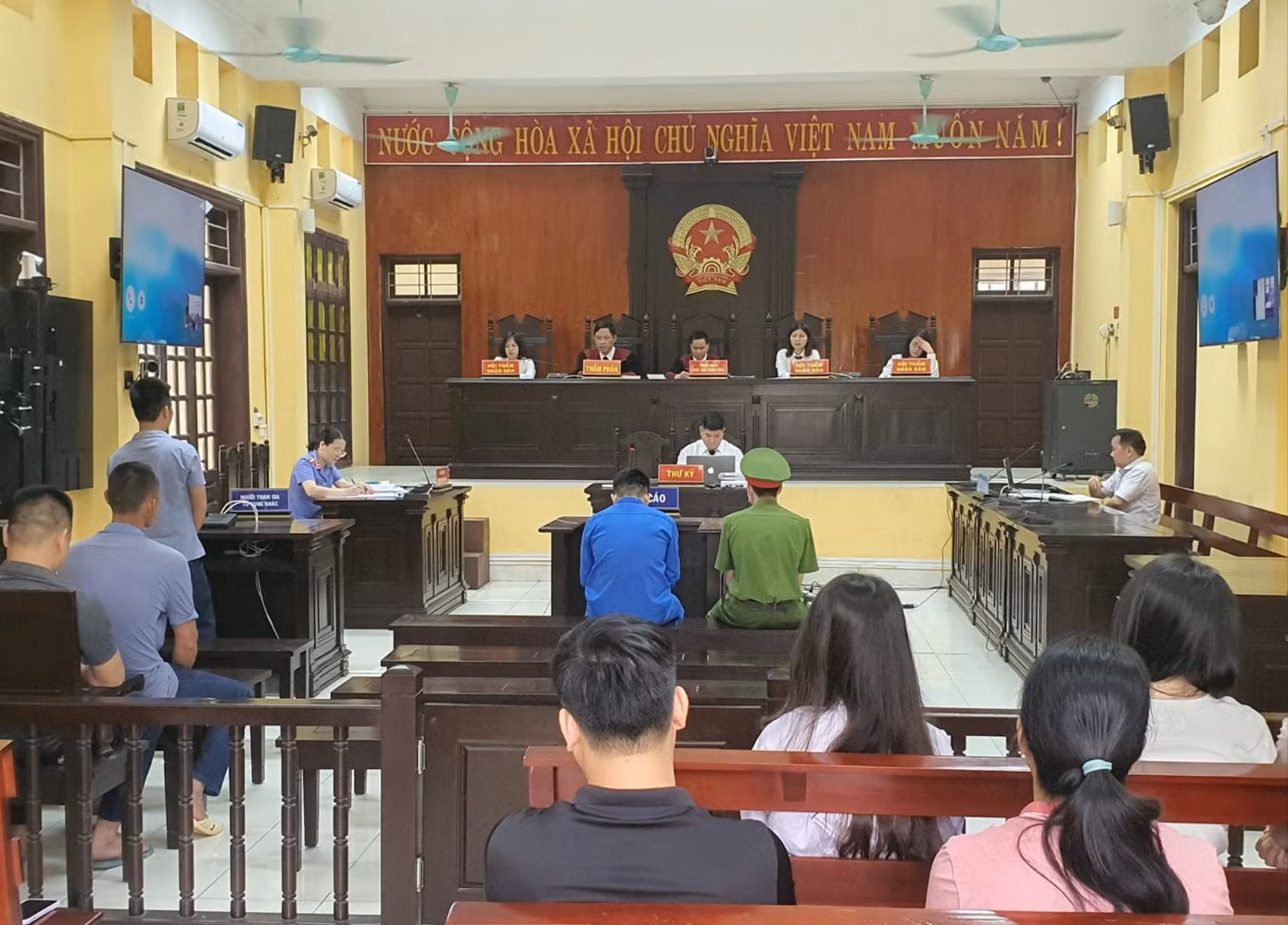 Vụ án thu hút sự chú ý của dư luận, người dân địa phương. Ảnh: C.L Vụ án thu hút sự chú ý của dư luận, người dân địa phương. Ảnh: C.L