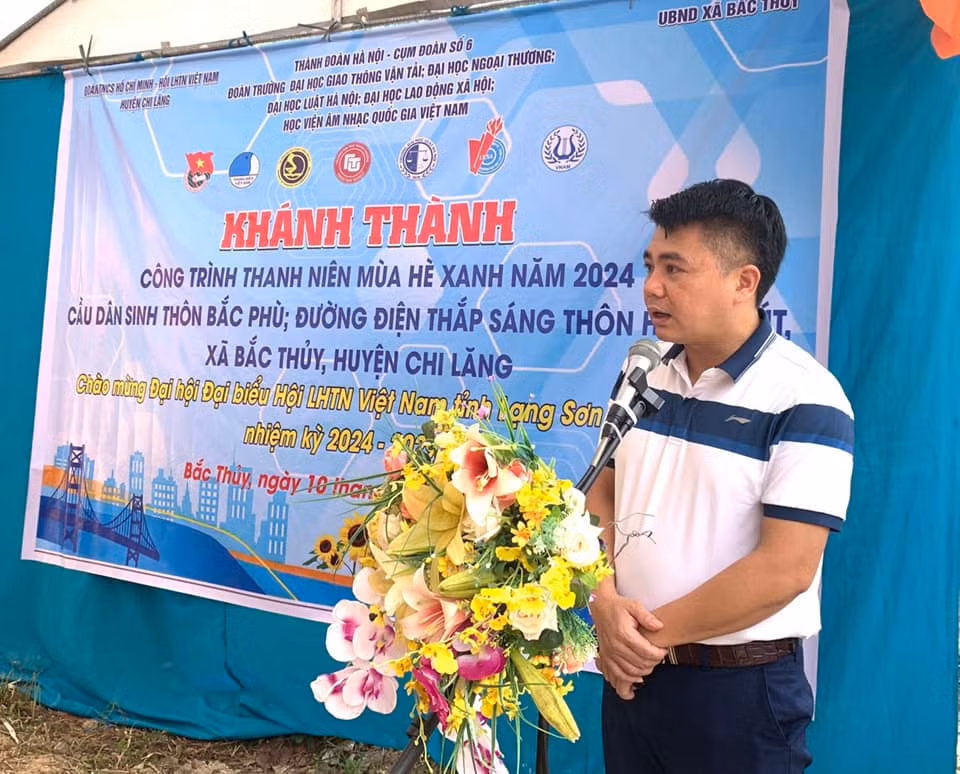 Ông Nguyễn Hùng Mạnh - Phó Chủ tịch UBND huyện Chi Lăng ghi nhận, cảm ơn sự quan tâm, hỗ trợ của Thành Đoàn Hà Nội trong việc chung tay, giúp sức cùng địa phương xây dựng nông thôn mới. Ông Nguyễn Hùng Mạnh - Phó Chủ tịch UBND huyện Chi Lăng ghi nhận, cảm ơn sự quan tâm, hỗ trợ của Thành Đoàn Hà Nội trong việc chung tay, giúp sức cùng địa phương xây dựng nông thôn mới.