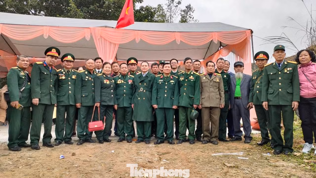 Hàng trăm cựu chiến bị trở lại chiến trường xưa để ôn lại ký ức hào hùng của những người giữ đất biên cương -Ảnh: Duy Chiến