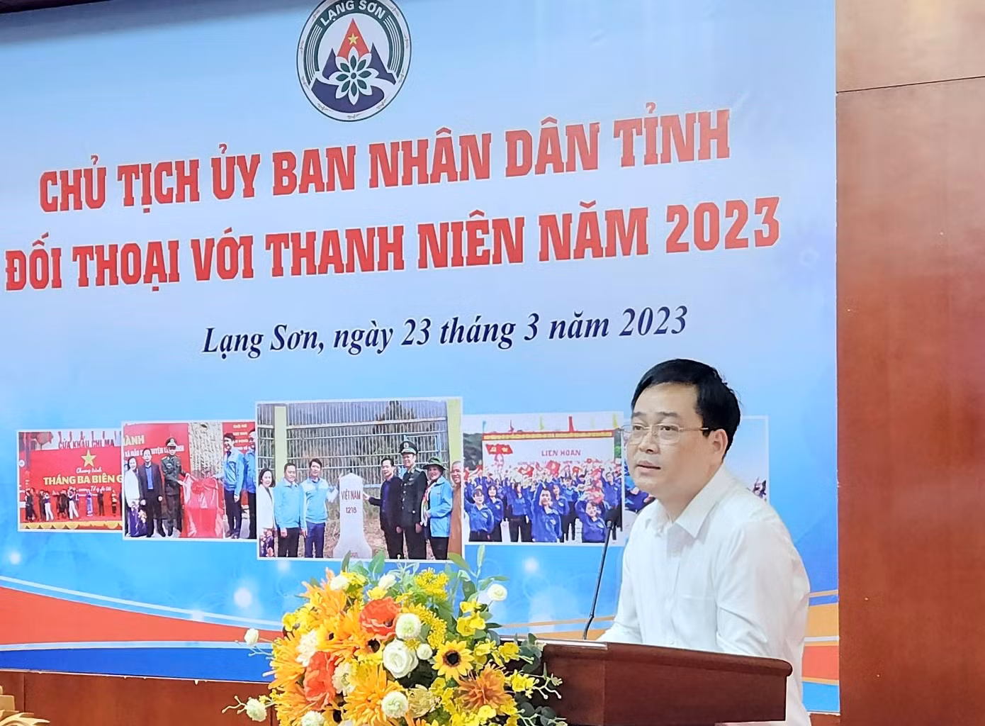 Ông Vũ Hoàng Quý, Giám đốc sở Kế hoạch- Đầu tư tỉnh tham gia chương trình đối thoại. Ảnh: Duy Chiến Ông Vũ Hoàng Quý, Giám đốc sở Kế hoạch- Đầu tư tỉnh tham gia chương trình đối thoại. Ảnh: Duy Chiến