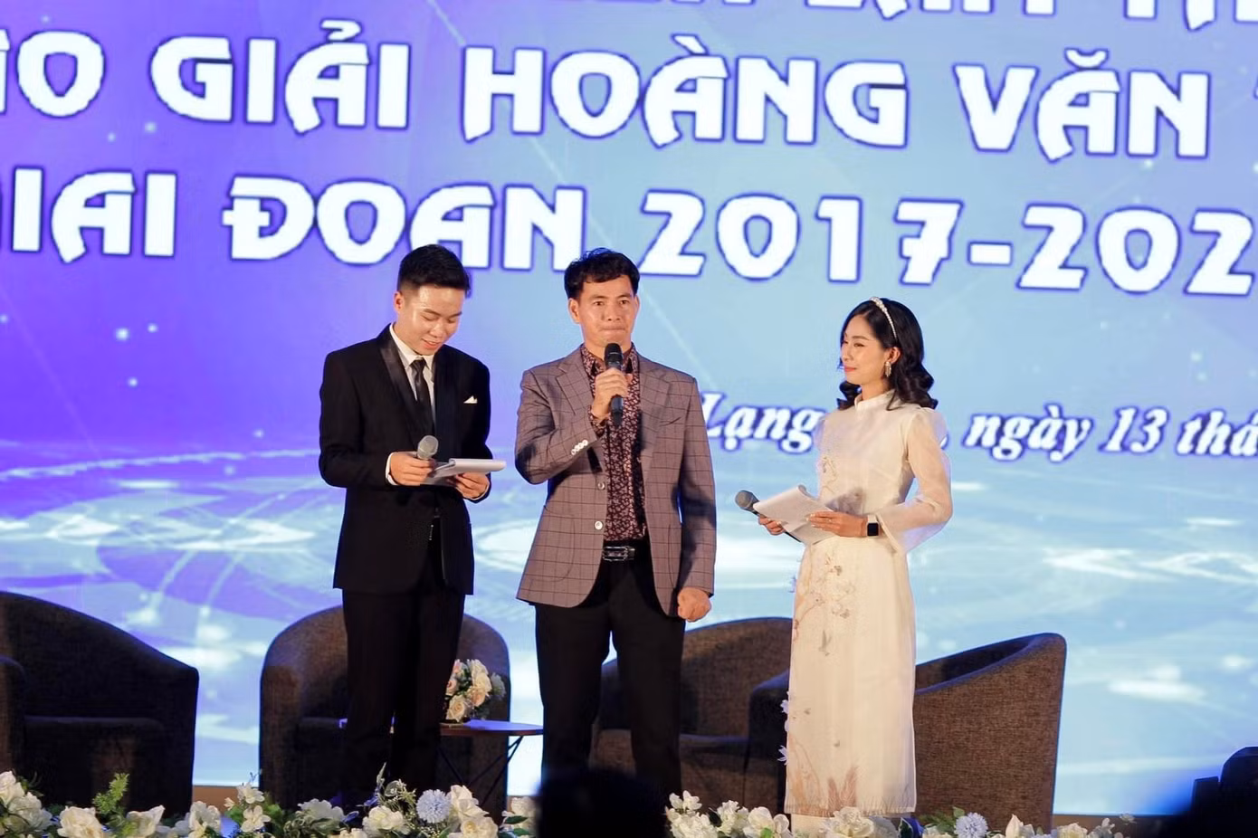 Nghệ sỹ Xuân Bắc giao lưu tại chương trình - Ảnh: Duy Chiến