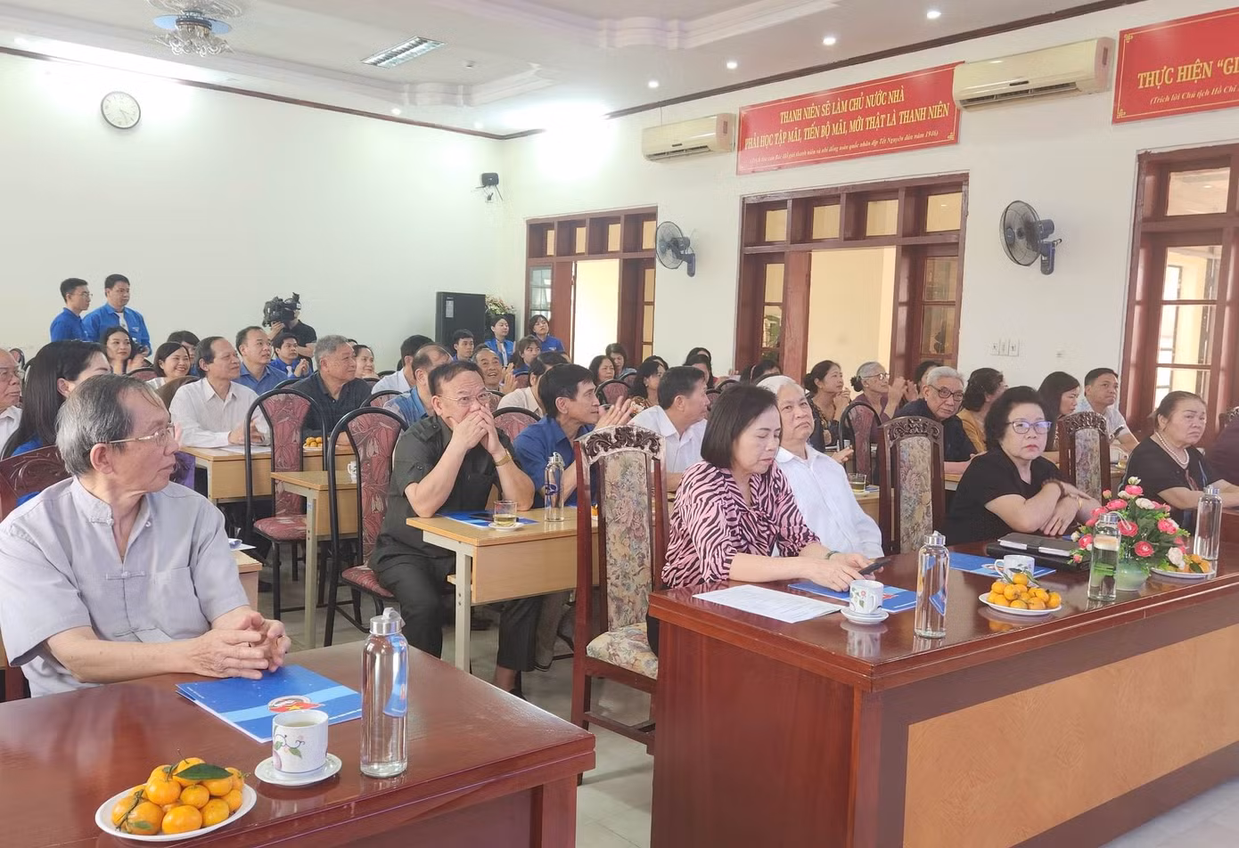 Các đại biểu tham dự cuộc họp mặt. Ảnh: Duy Chiến Các đại biểu tham dự cuộc họp mặt. Ảnh: Duy Chiến
