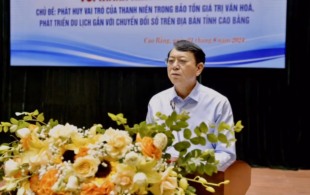 Chủ tịch UBND tỉnh Hoàng Xuân Ánh phát biểu tại chương trình. Ảnh: D.L