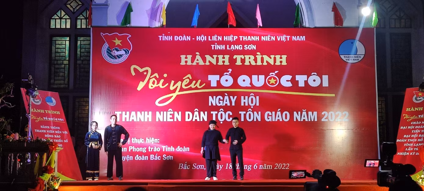 Thanh niên dân tộc, tôn giáo tỉnh Lạng Sơn hăng hái tham gia các hoạt động, xây dựng hình ảnh đẹp của tuổi trẻ địa phương -Ảnh: Duy Chiến