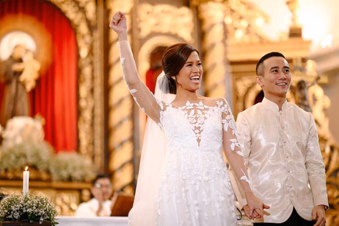 Jennifer Nguyễn - con gái lớn nhà ông Johnathan Hạnh Nguyễn - cũng tổ chức lễ cưới tại đây. Lúc đó, Linh Rin có mặt với tư cách là bạn gái Phillip Nguyễn.