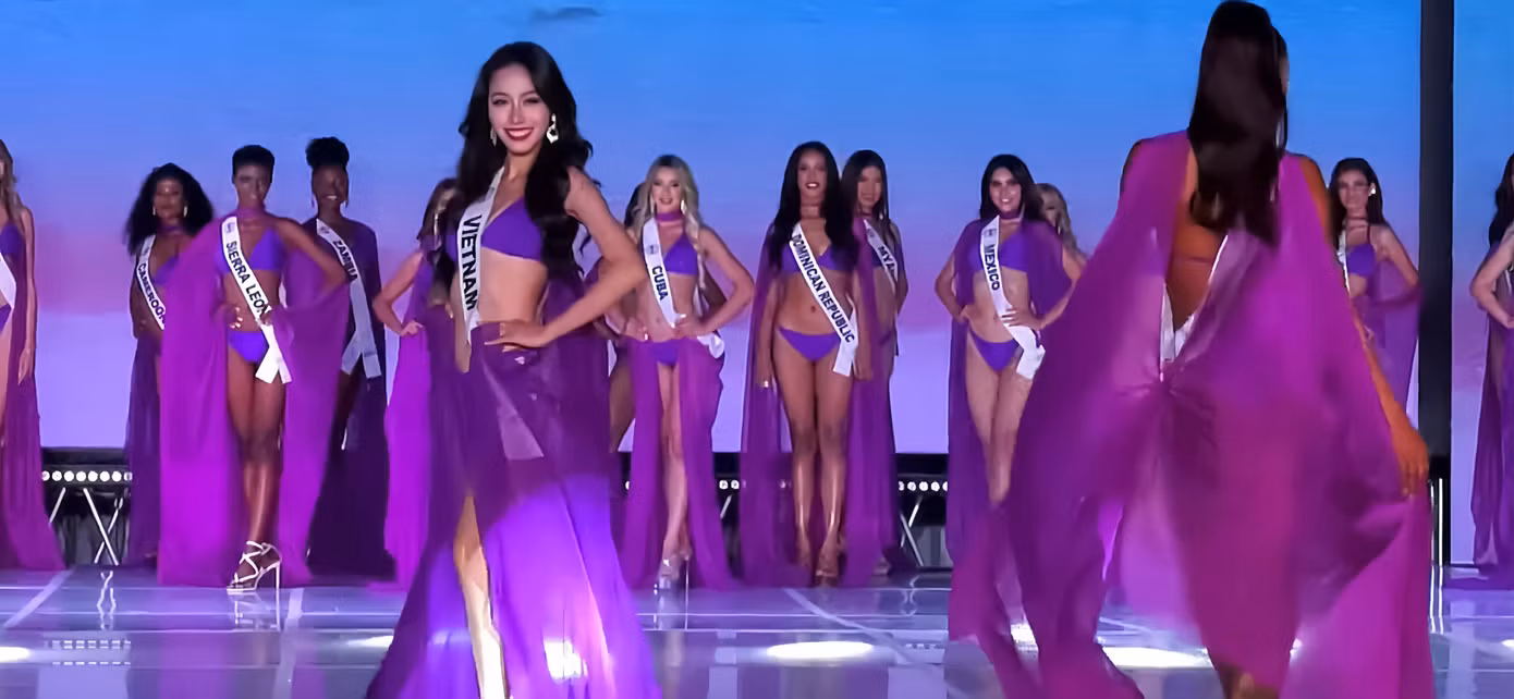 Ngọc Hằng trong phần thi bikini tại chung kết Hoa hậu Liên lục địa.