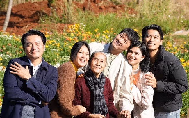 Dàn diễn viên trong Lật mặt 7: Một điều ước của đạo diễn Lý Hải. Dàn diễn viên trong Lật mặt 7: Một điều ước của đạo diễn Lý Hải.