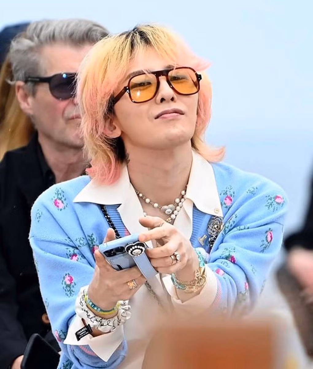 Lee Sun Kyun và G-Dragon bị quay lưng vì bê bối sử dụng chất cấm. Lee Sun Kyun và G-Dragon bị quay lưng vì bê bối sử dụng chất cấm.