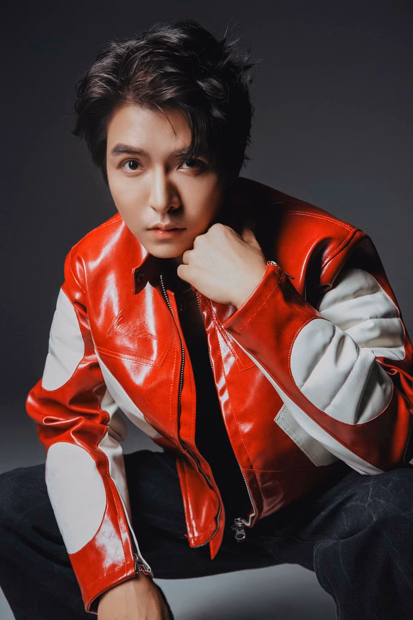 Noo Phước Thịnh bị Đỗ Hiếu yêu cầu ngừng biểu diễn 6 bản hit. Noo Phước Thịnh bị Đỗ Hiếu yêu cầu ngừng biểu diễn 6 bản hit.