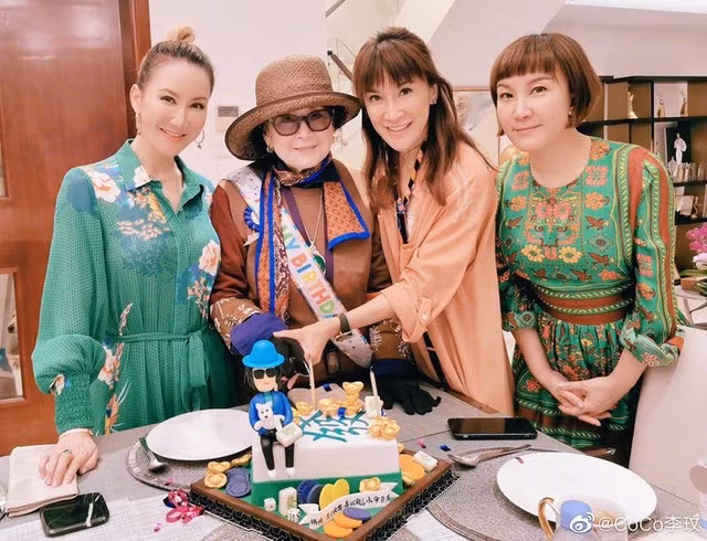 Gia đình của Coco Lee. Gia đình của Coco Lee.