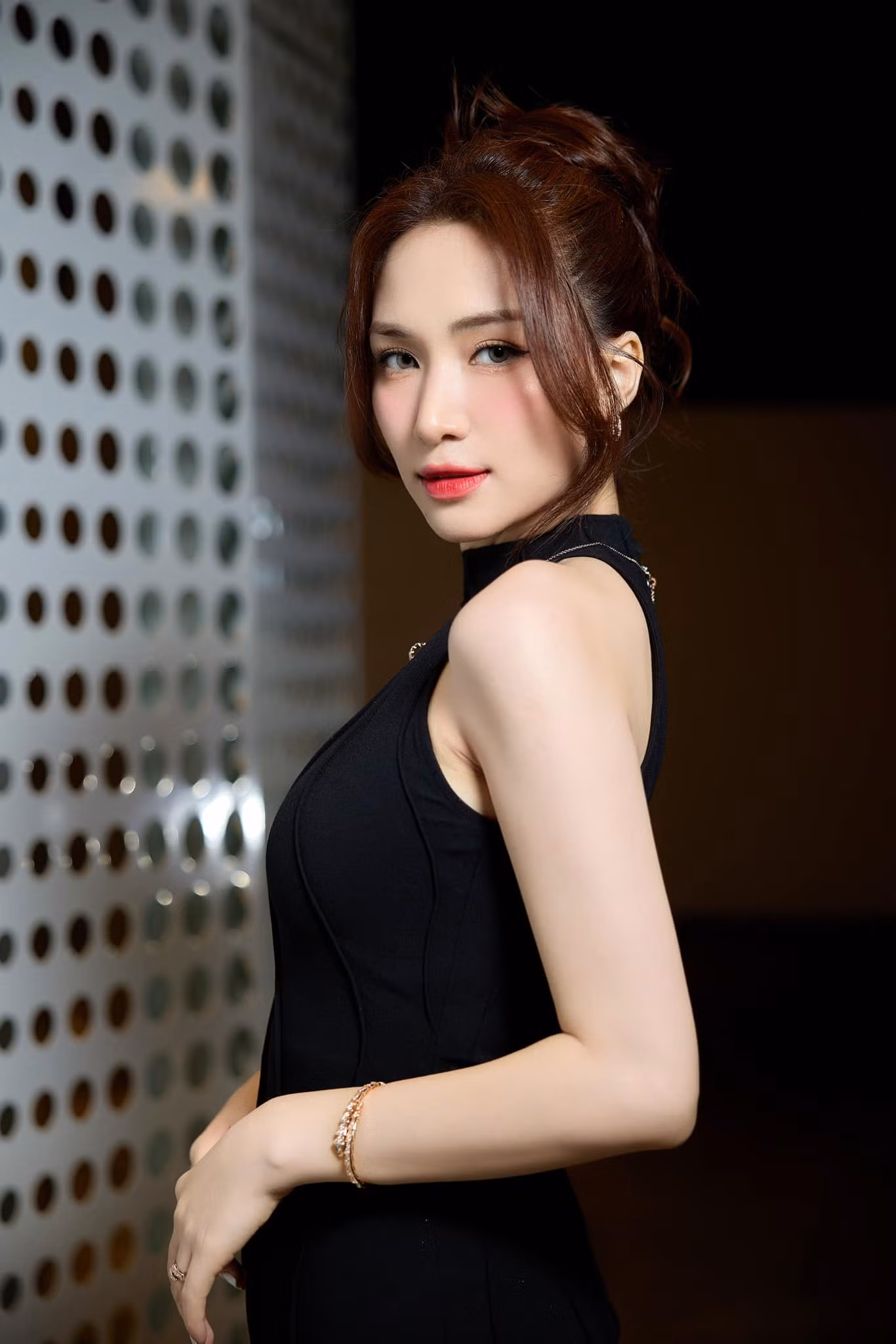 Hình ảnh Hòa Minzy trước tiệc cưới của Puka - Gin Tuấn Kiệt.