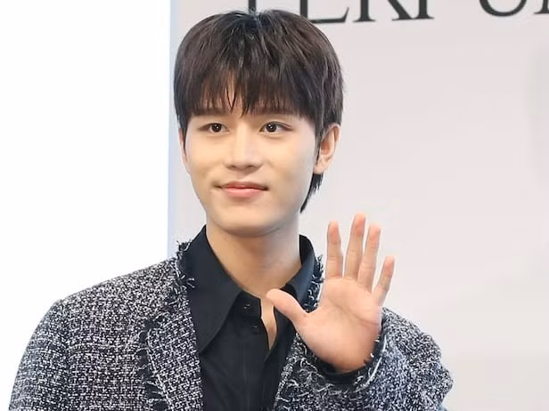Moon Taeil bị điều tra tội danh tấn công tình dục đặc biệt nghiêm trọng. Moon Taeil bị điều tra tội danh tấn công tình dục đặc biệt nghiêm trọng.