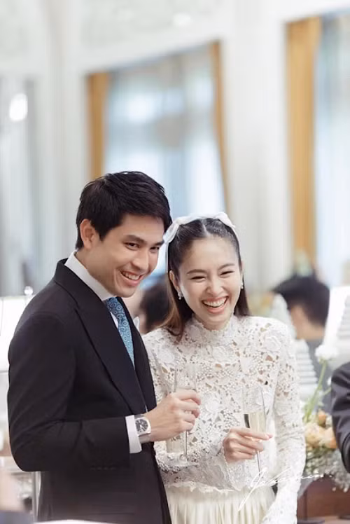 Nong Poy và doanh nhân Oak Phakwa Hongyok kết hôn ngày 1/3.