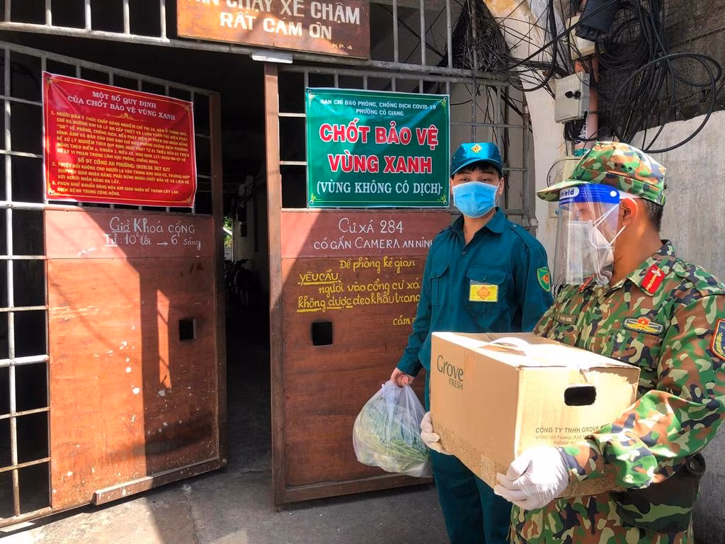 Sau đó giao tận nơi cho người dân