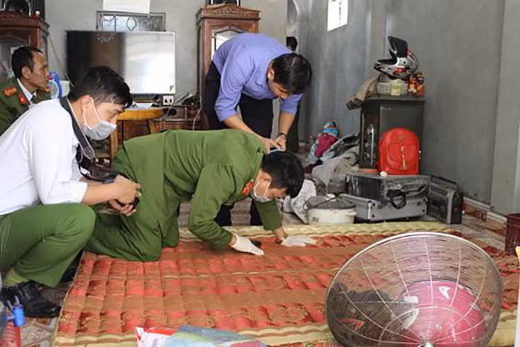 Huy động 100 cảnh sát bảo vệ thực nghiệm hiện trường vụ nữ sinh giao gà bị giết ảnh 12 Huy động 100 cảnh sát bảo vệ thực nghiệm hiện trường vụ nữ sinh giao gà bị giết ảnh 12