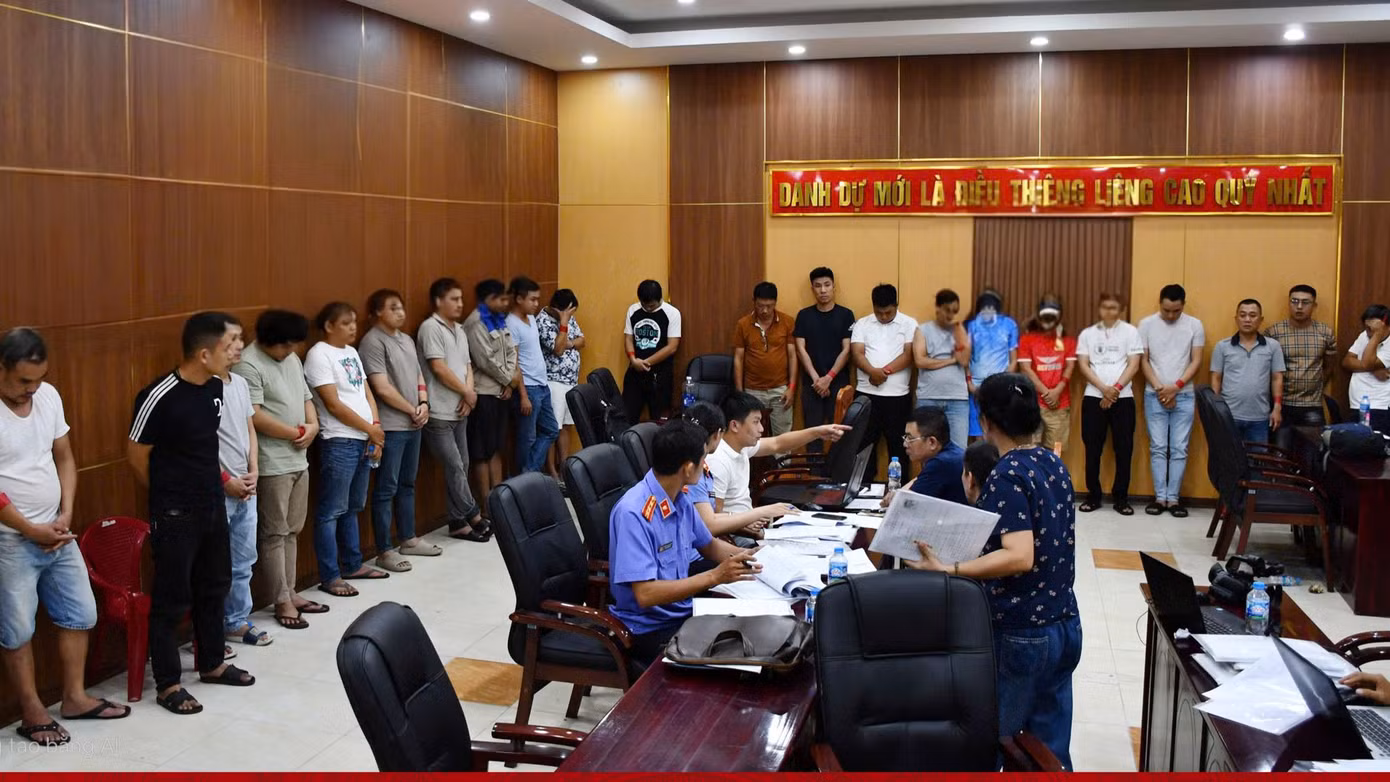 Công an Quảng Nam phối hợp phá đường dây cá độ bóng đá qua mạng hơn 350 tỷ đồng.