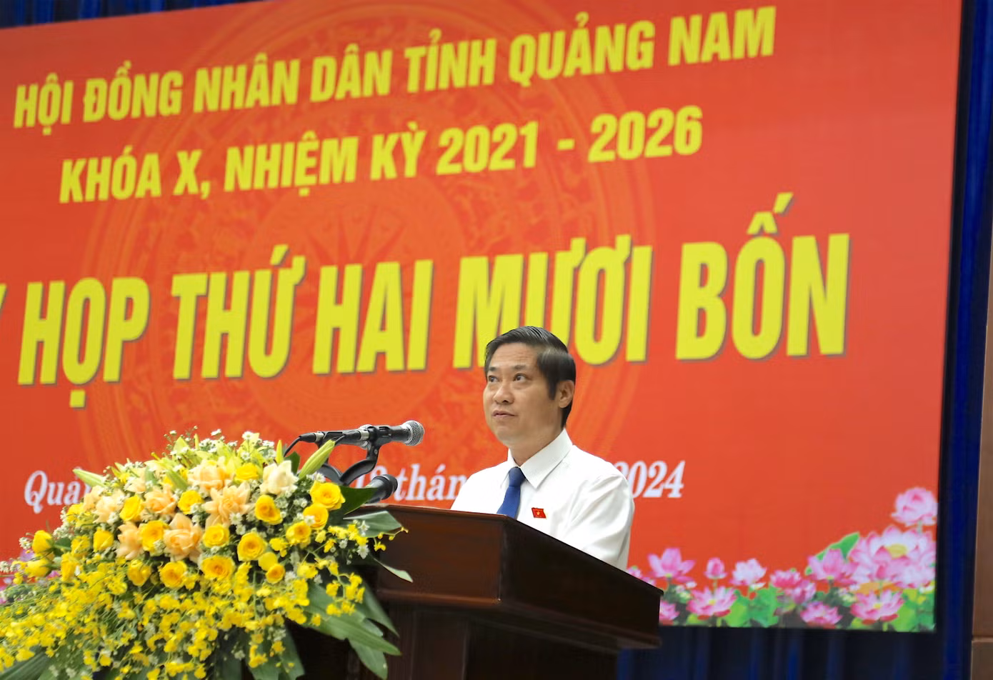 Ông Phan Thái Bình - Phó Chủ tịch UBND tỉnh Quảng Nam báo cáo tình hình KT-XH 6 tháng đầu năm. Ông Phan Thái Bình - Phó Chủ tịch UBND tỉnh Quảng Nam báo cáo tình hình KT-XH 6 tháng đầu năm.