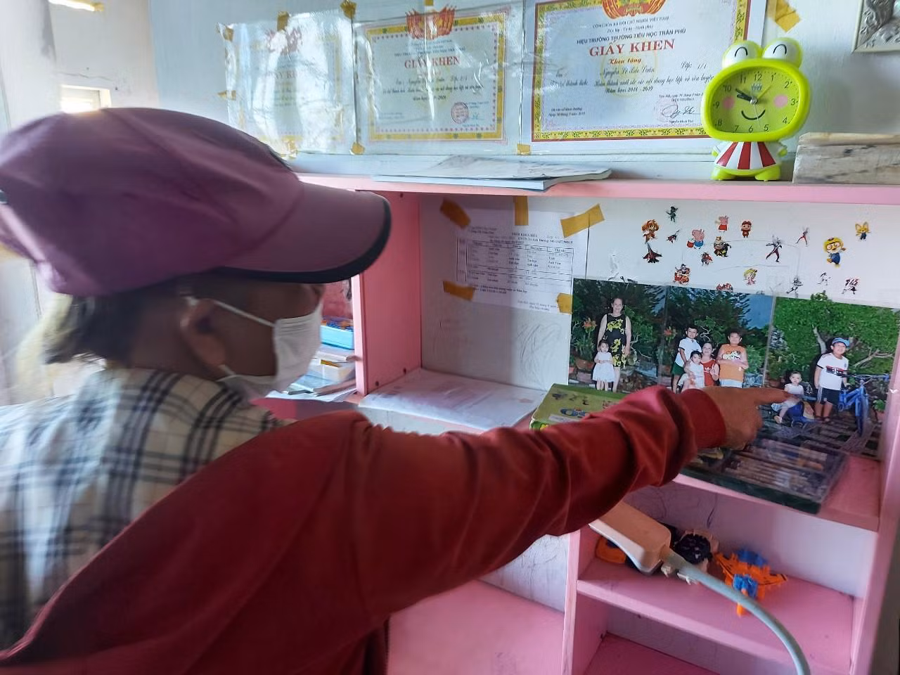 Bà ngoại cháu bé cho hay T. L. Y. V. là đứa bé rất dễ thương, ngoan ngoãn. Bà ngoại cháu bé cho hay T. L. Y. V. là đứa bé rất dễ thương, ngoan ngoãn.