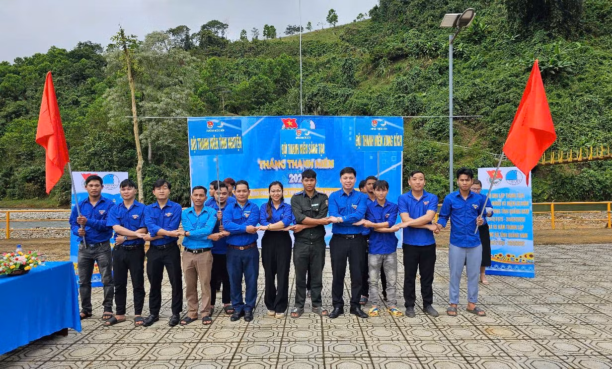 Lễ ra quân Tháng Thanh niên năm nay được tổ chức đồng loạt tại các địa phương, với 3 điểm ra quân cấp tỉnh. Lễ ra quân Tháng Thanh niên năm nay được tổ chức đồng loạt tại các địa phương, với 3 điểm ra quân cấp tỉnh.