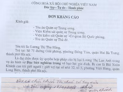 Đơn kháng cáo của gia đình bị hại và tờ giấy bị cáo Khánh khai nhận đã tháo chiếc nhẫn từ tay bị hại