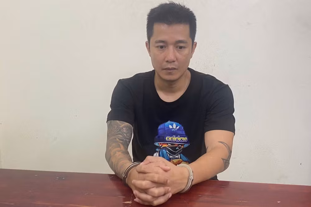 Lê Sỹ Mạnh tại cơ quan công an. Ảnh: Công an cung cấp.