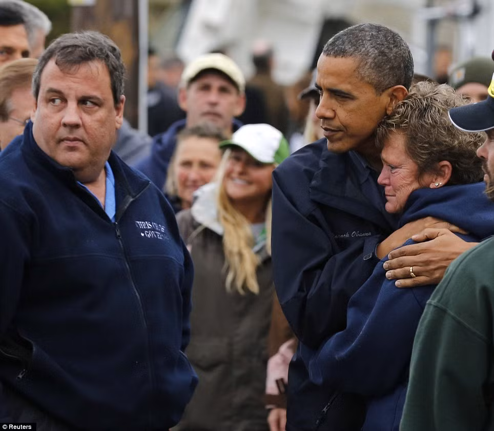 Ông Obama thị sát khu vực tiểu bang New Jersey bị ảnh hưởng nặng nề do siêu bão Sandy