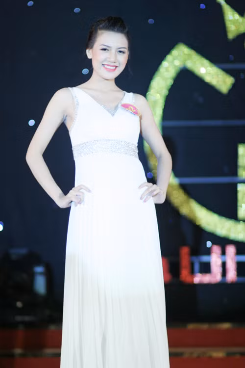 Trẻ trung trong trang phục dạ hội