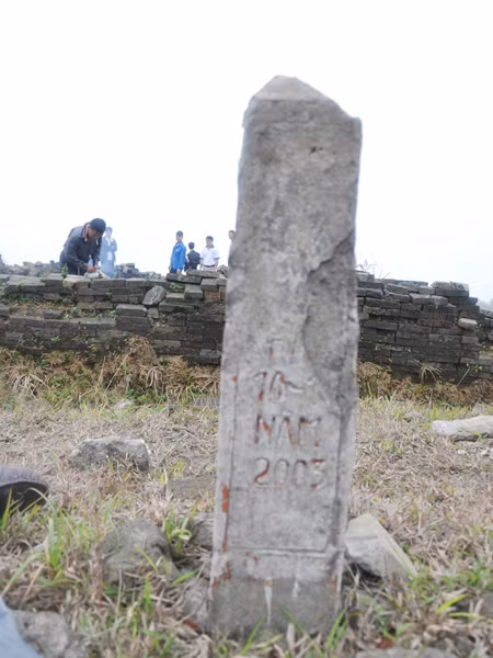 Bia mộ cổ