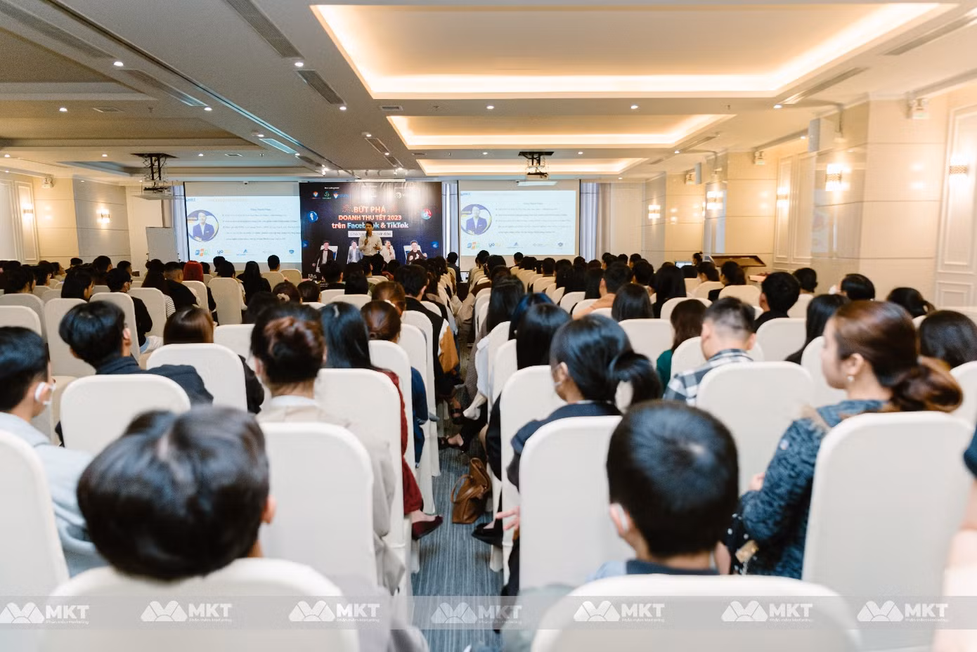 Một trong những buổi đào tạo miễn phí của MKT về chủ đề bán hàng Tết 2023