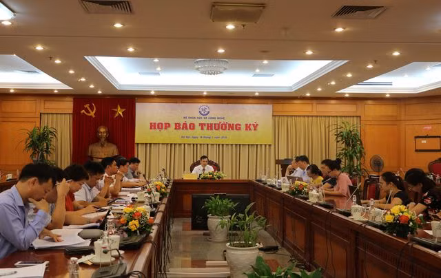 Bộ KH&CN nói gì về việc thanh tra thường xuyên nhưng không phát hiện xăng giả? ảnh 1