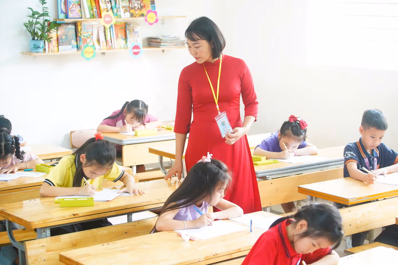 Bộ GD&amp;ĐT đề nghị các địa phương khẩn trương thực hiện tuyển dụng giáo viên đảm bảo đủ số biên chế được cấp có thẩm quyền giao.