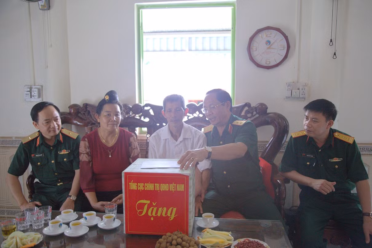 Quân ủy T.Ư, Bộ Quốc phòng, Tổng cục Chính trị tri ân tại Điện Biên ảnh 2
