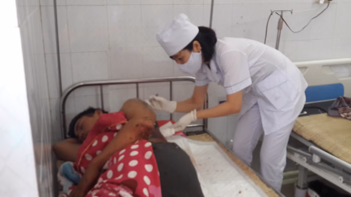 Tìm thấy thi thể mất tích trong vụ cháy tàu cá trong đêm ảnh 1