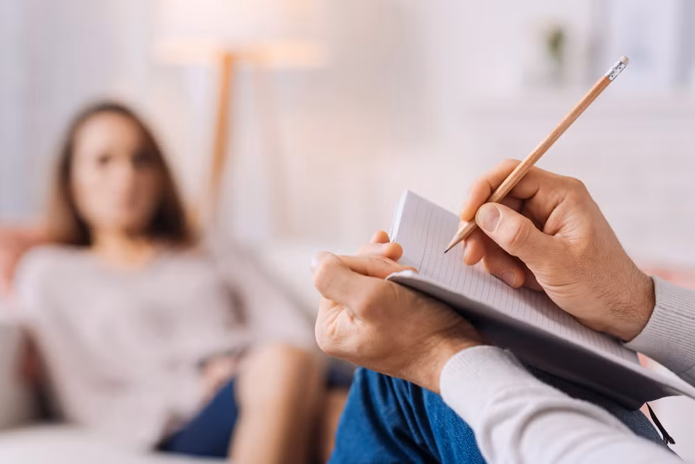 Điều trị rối loạn cờ bạc không chỉ là cai nghiện hành vi, mà còn là chữa lành tổn thương tinh thần. Ảnh minh họa: Internet Điều trị rối loạn cờ bạc không chỉ là cai nghiện hành vi, mà còn là chữa lành tổn thương tinh thần. Ảnh minh họa: Internet