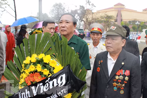 Đại biểu cựu chiến binh chuẩn bị vào viếng Đại tướng.. Đại biểu cựu chiến binh chuẩn bị vào viếng Đại tướng.