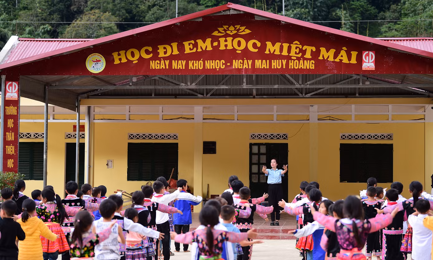 Từ nhỏ cô Hằng đã nỗ lực học tập thực hiện ước mơ làm cô giáo và yêu thích ngành sư phạm Âm nhạc – Công tác Đội. Ảnh: Xuân Tùng Từ nhỏ cô Hằng đã nỗ lực học tập thực hiện ước mơ làm cô giáo và yêu thích ngành sư phạm Âm nhạc – Công tác Đội. Ảnh: Xuân Tùng